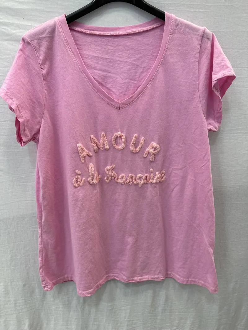 Besticktes T-Shirt „Französische Liebe“