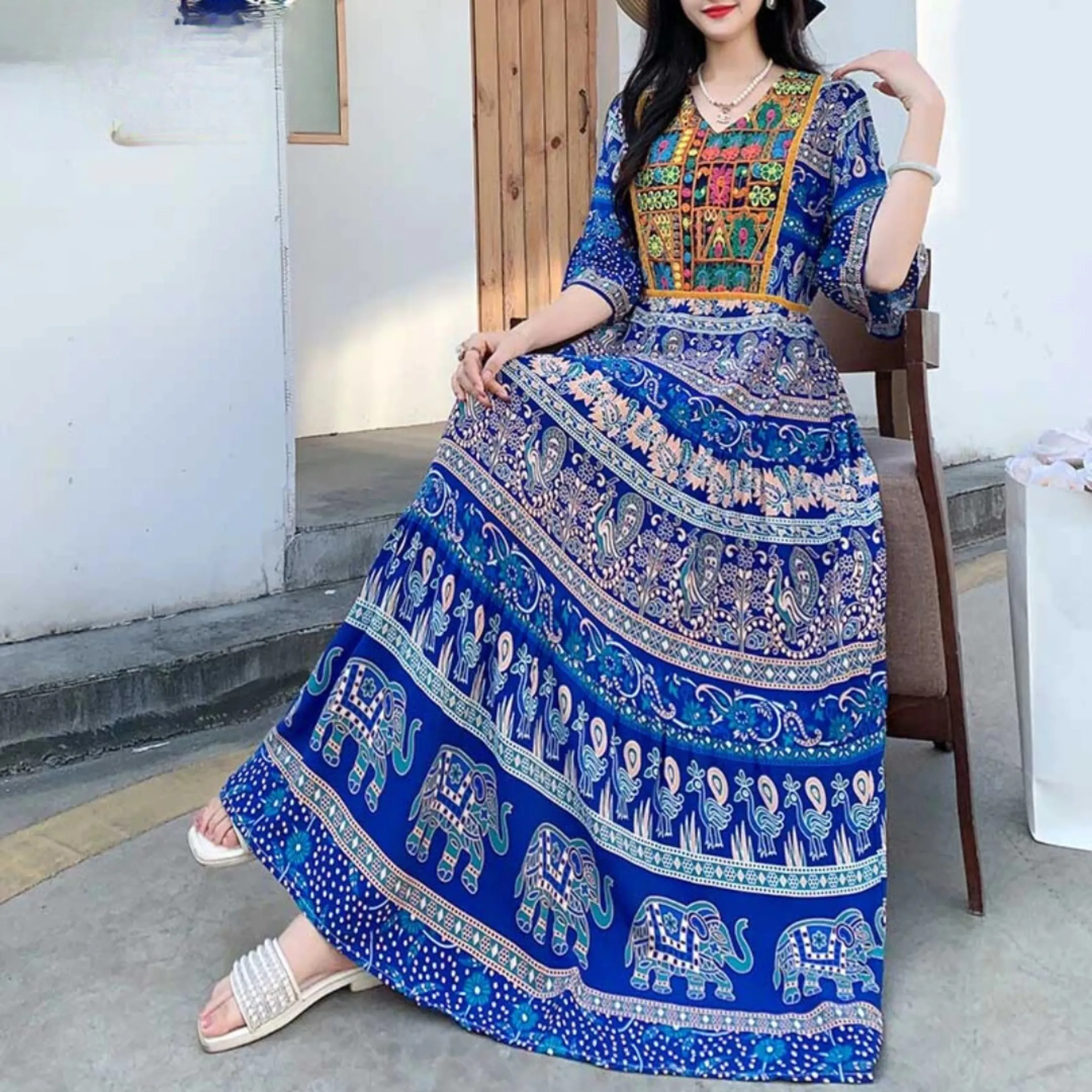 Elegantes langes Kleid mit Druck