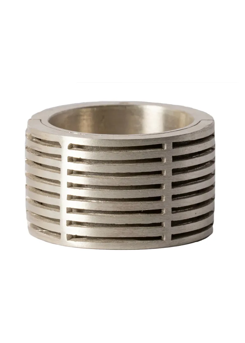 Parts of Four, System Ring mit Schlitzen und sandgestrahlter Oberfläche  