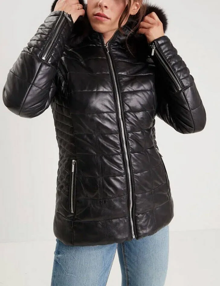 Schwarze Damen-Daunenjacke mit Kapuze &bdquo;101292&ldquo;