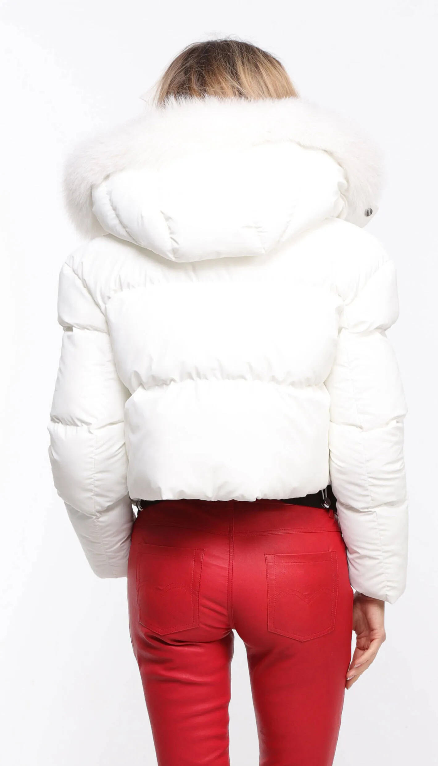 Wei&szlig;e Daunenjacke mit Kapuze und &bdquo;Mina&ldquo;-Fuchsbesatz