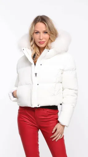 Wei&szlig;e Daunenjacke mit Kapuze und &bdquo;Mina&ldquo;-Fuchsbesatz